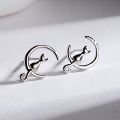 Cute Moon Cat Stud Earrings for Women Animal Stud Earrings Simple Charms Jewelry Sliver