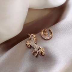 Pony Moon Star Full Rhinestone Stud Earrings (size 2.5*1.8/1.2cm) gold